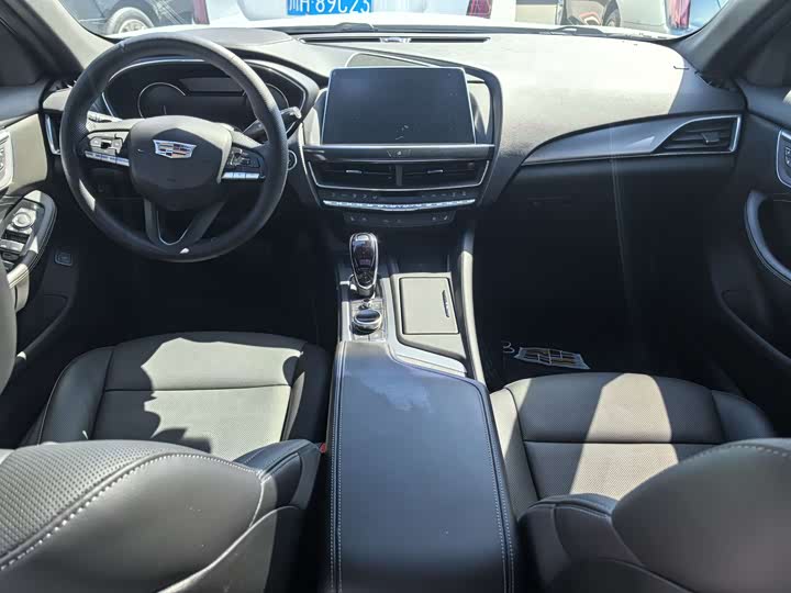 Фото 9 - Cadillac CT5