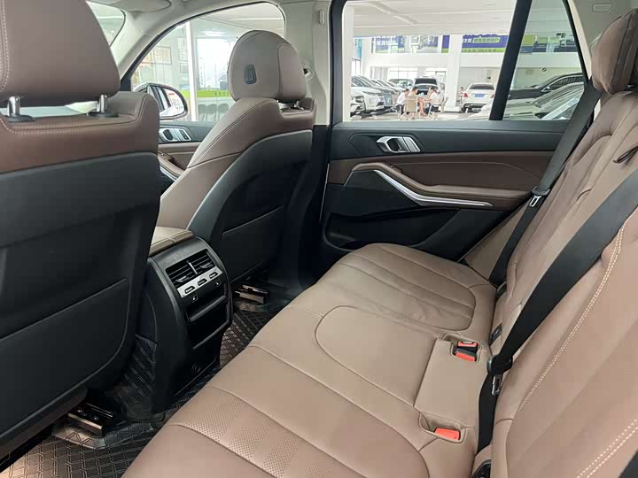 Фото 16 - BMW X5