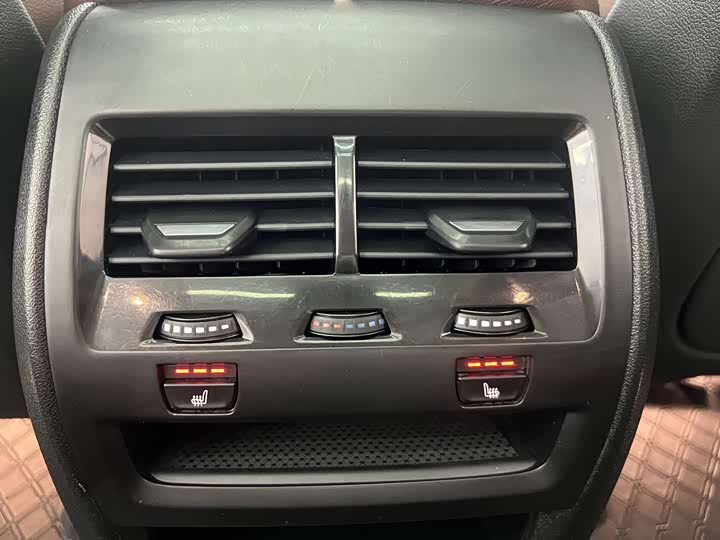 Фото 18 - BMW X5