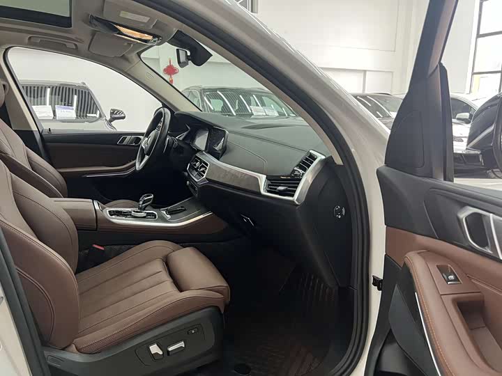 Фото 19 - BMW X5