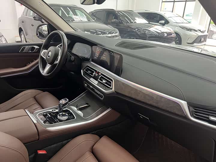 Фото 22 - BMW X5