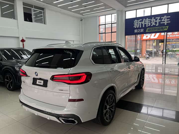 Фото 42 - BMW X5