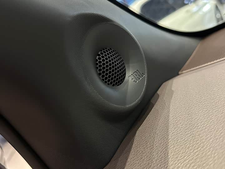 Фото 18 - Toyota Granvia