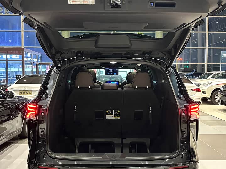 Фото 22 - Toyota Granvia