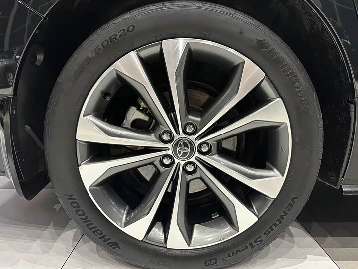 Фото 23 - Toyota Granvia