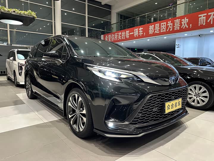 Фото 3 - Toyota Granvia