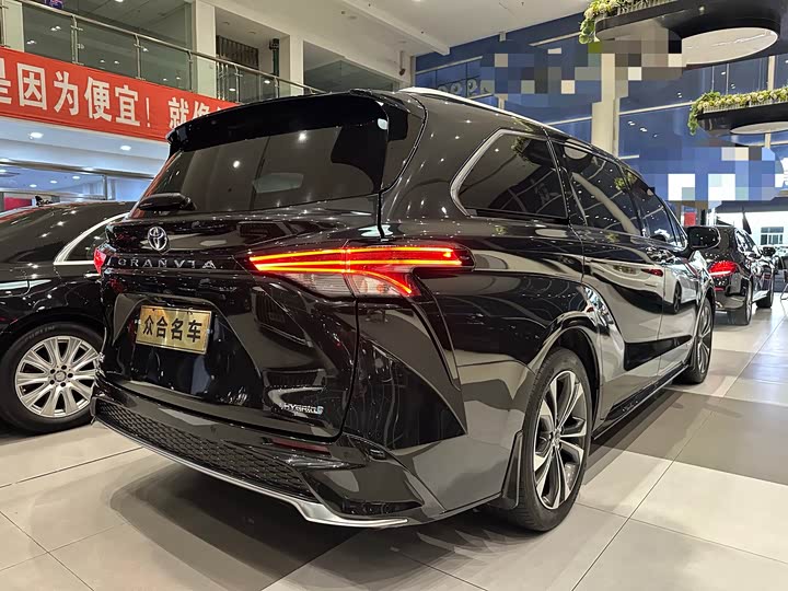 Фото 7 - Toyota Granvia