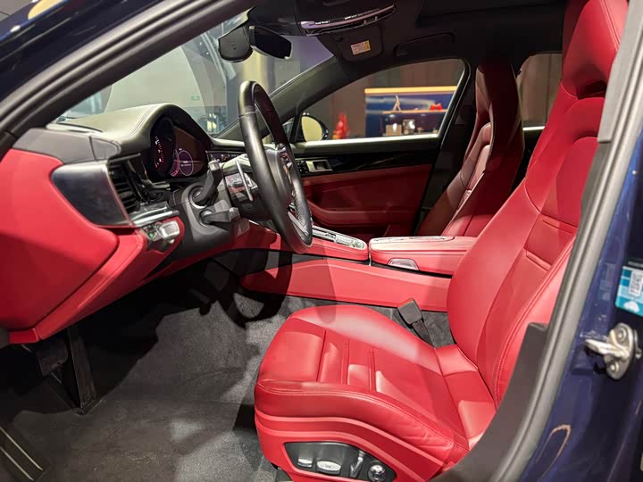 Фото 10 - Porsche Panamera