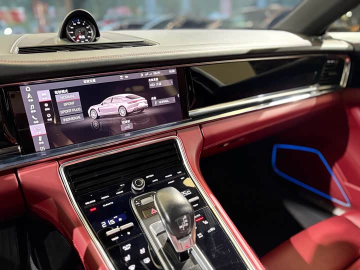 Фото 14 - Porsche Panamera