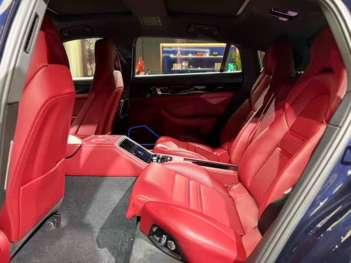 Фото 17 - Porsche Panamera