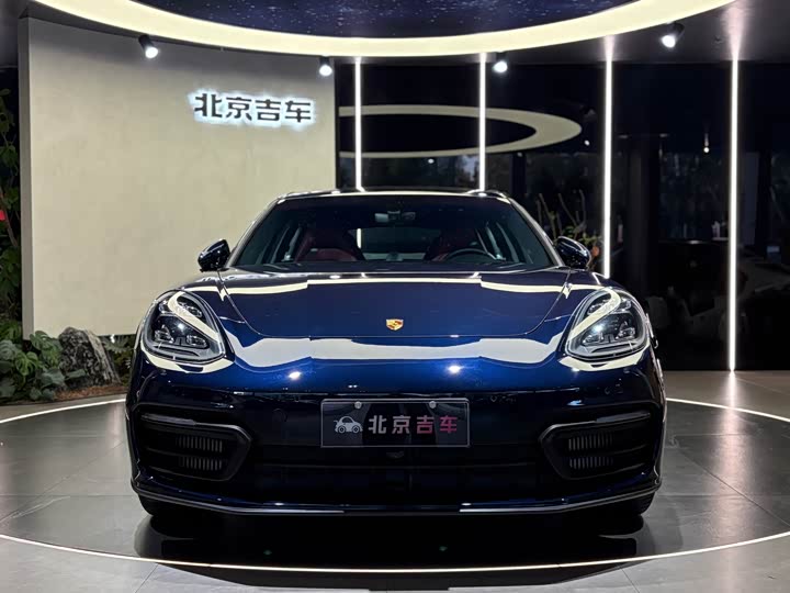 Фото 2 - Porsche Panamera