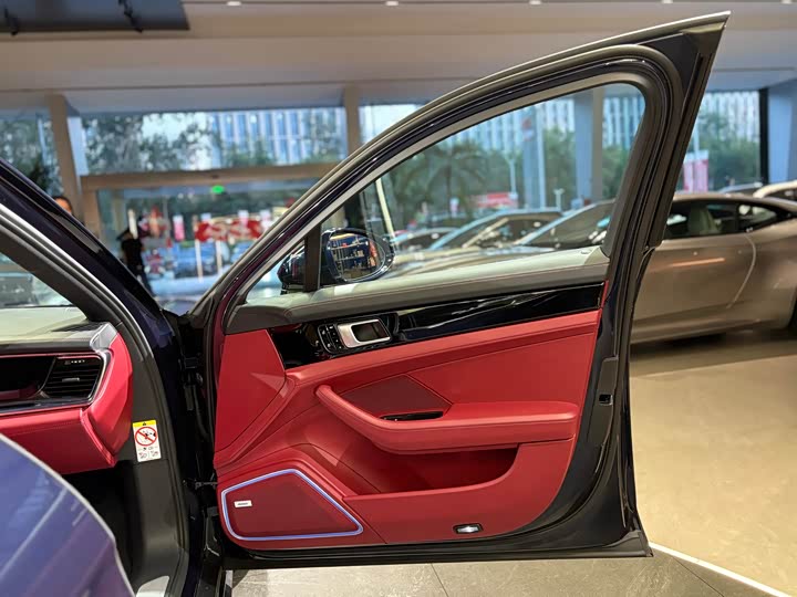 Фото 23 - Porsche Panamera