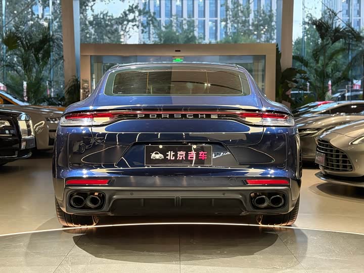 Фото 3 - Porsche Panamera