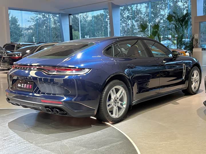 Фото 5 - Porsche Panamera