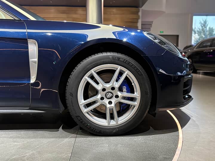 Фото 8 - Porsche Panamera