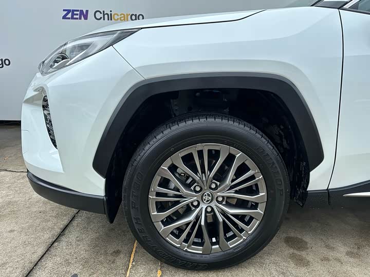 Фото 13 - Toyota Wildlander