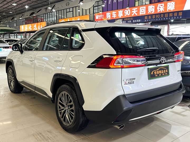 Фото 5 - Toyota Wildlander