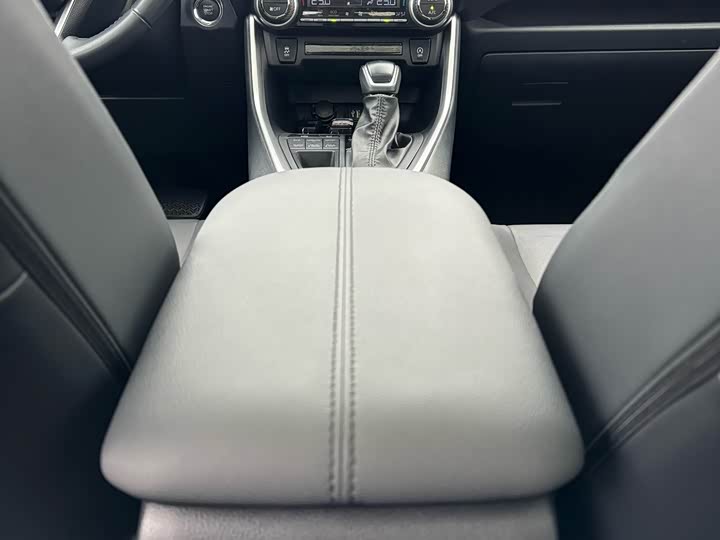 Фото 7 - Toyota Wildlander