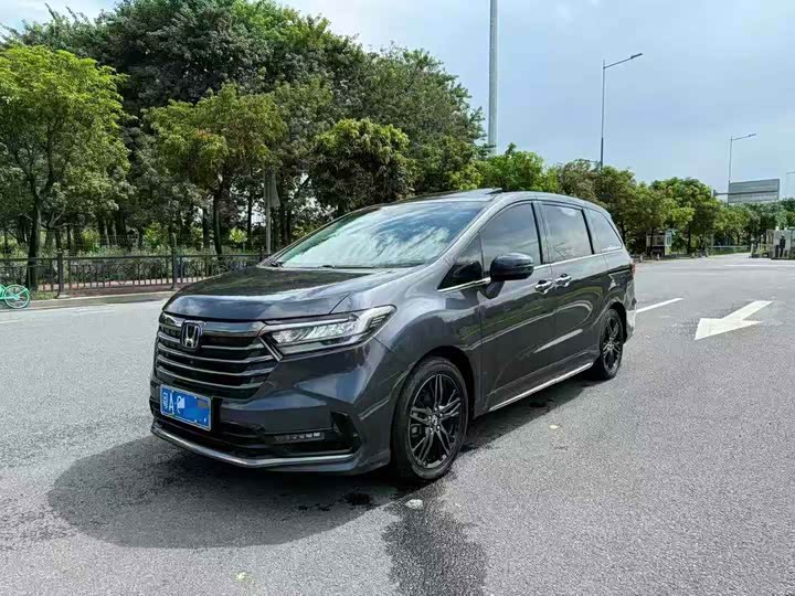 Фото 1 - Honda Odyssey