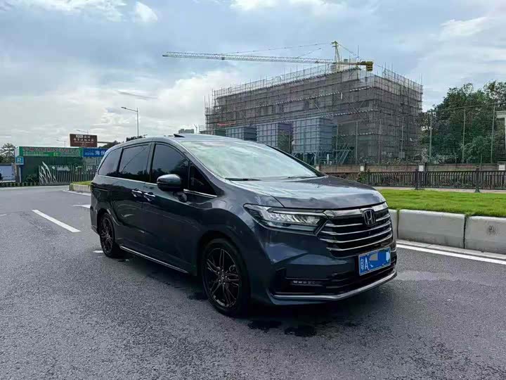 Фото 2 - Honda Odyssey