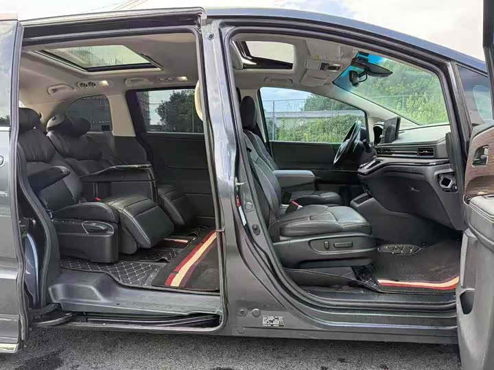 Фото 8 - Honda Odyssey