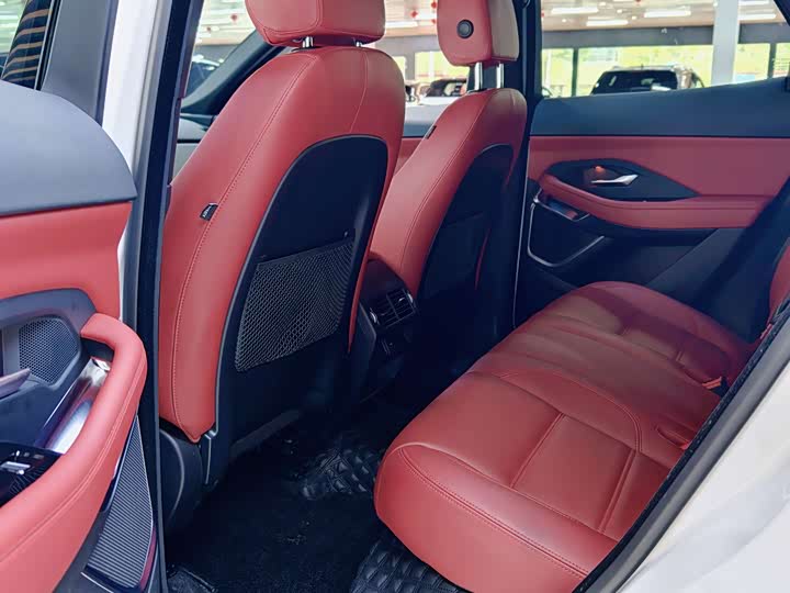 Фото 13 - Jaguar E-Pace