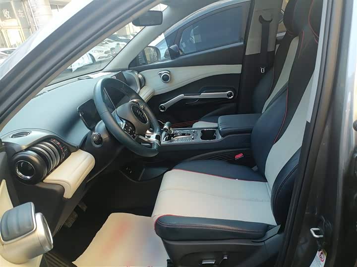 Фото 15 - BYD Yuan Plus