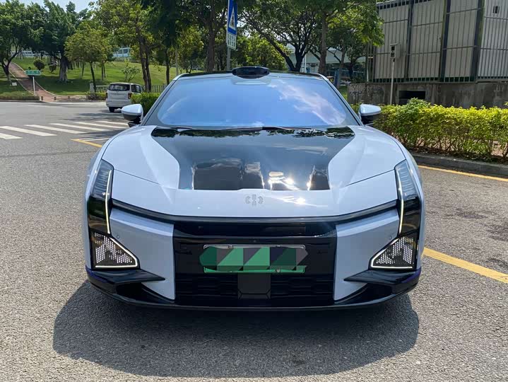 Фото 2 - HiPhi Z