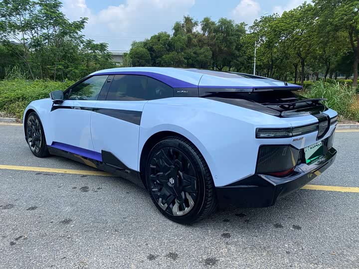 Фото 4 - HiPhi Z