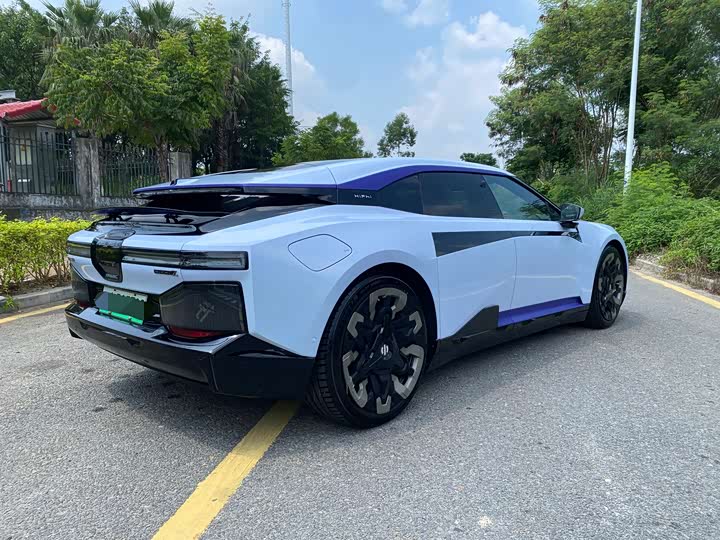 Фото 6 - HiPhi Z