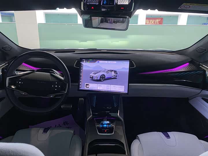 Фото 8 - HiPhi Z