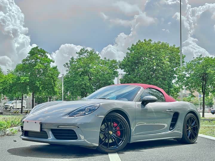 Фото 1 - Porsche 718