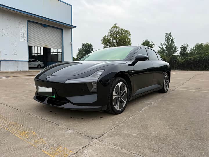 Фото 1 - XPeng Mona M03