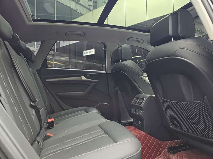 Фото 12 - Audi Q5L