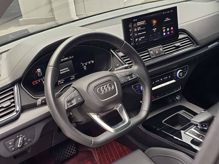 Фото 20 - Audi Q5L