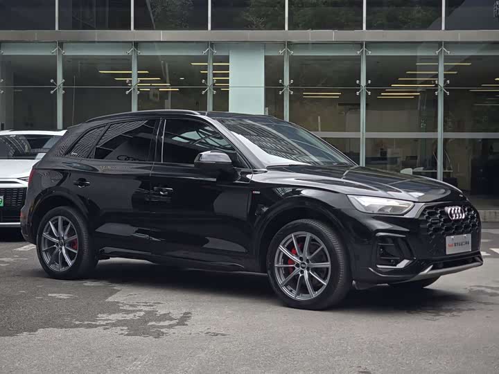 Фото 4 - Audi Q5L