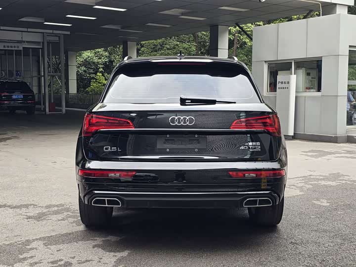Фото 6 - Audi Q5L