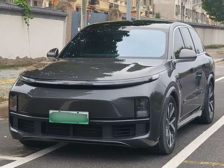 Фото 1 - LiXiang L8