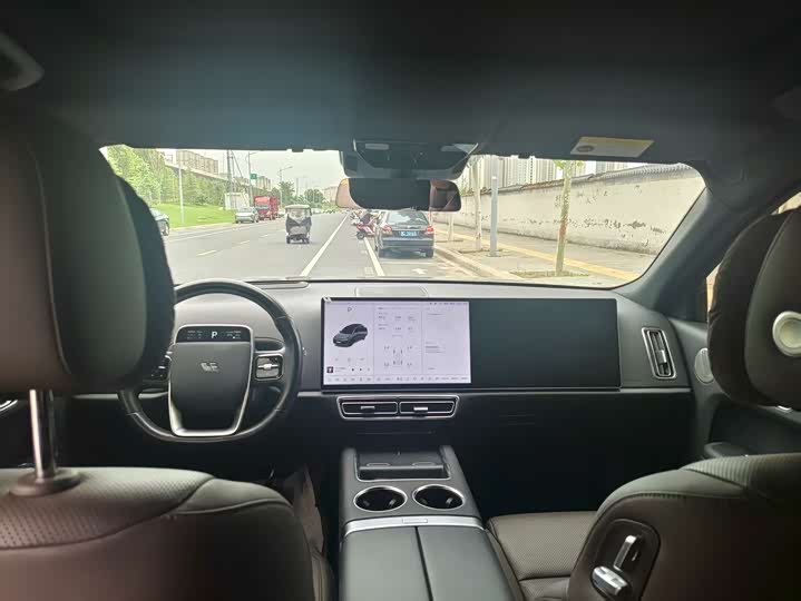 Фото 7 - LiXiang L8