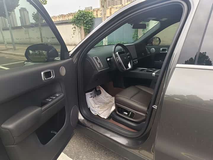 Фото 9 - LiXiang L8