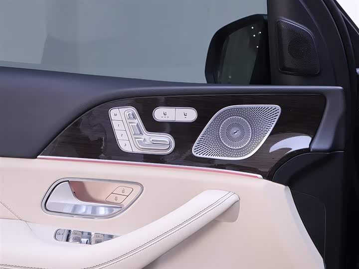 Фото 17 - Mercedes-Benz GLE-Class