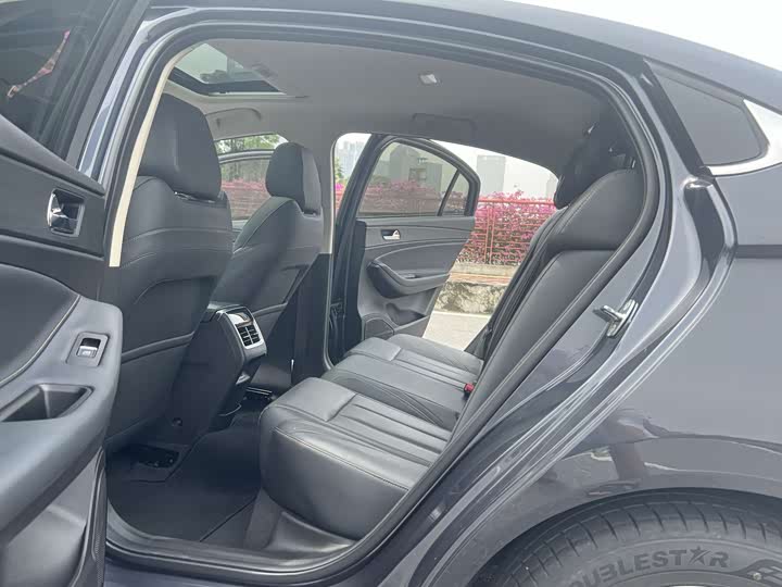 Фото 10 - Chery Omoda S5 (Arrizo 5 Plus)