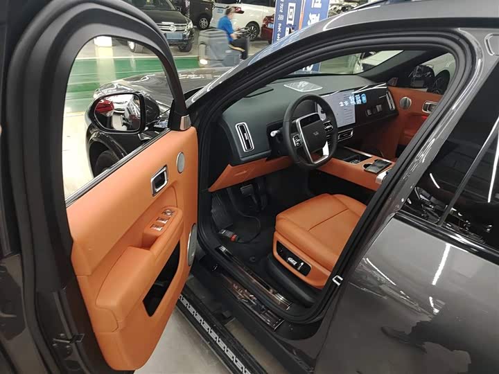 Фото 16 - LiXiang L8