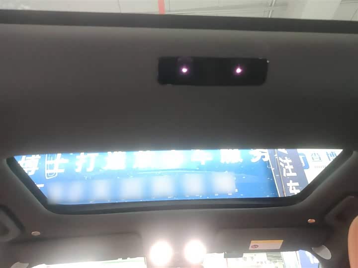 Фото 18 - LiXiang L8