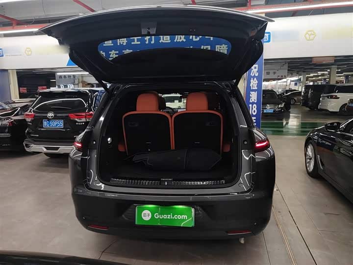 Фото 19 - LiXiang L8