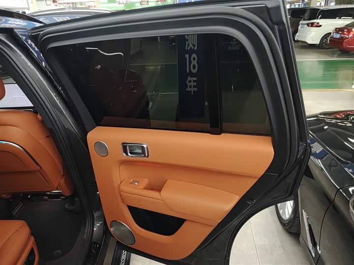 Фото 27 - LiXiang L8