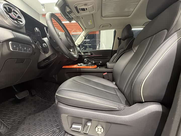 Фото 8 - Tank 300