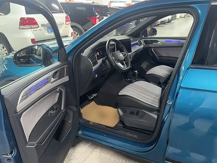 Фото 14 - Volkswagen Tayron