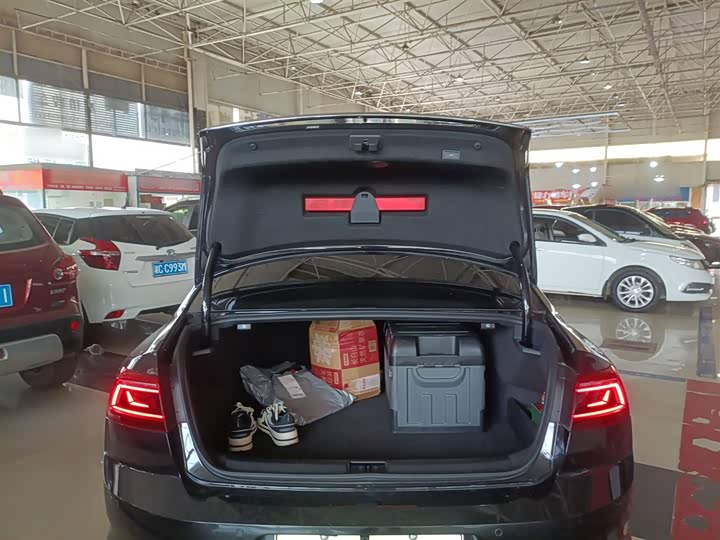 Фото 19 - Volkswagen Magotan GTE Hybrid