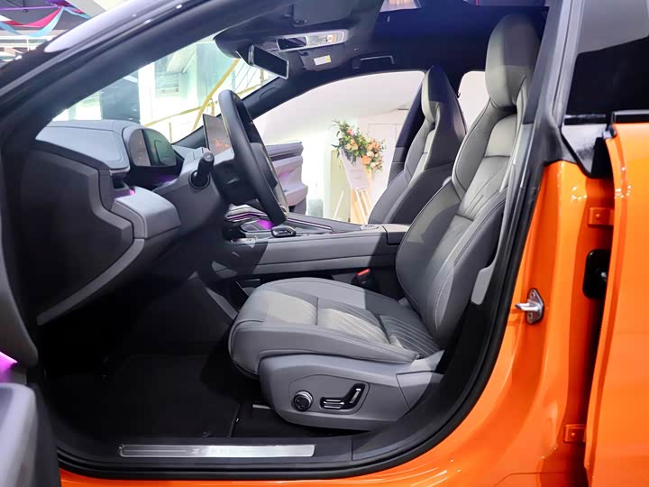 Фото 13 - Zeekr 001